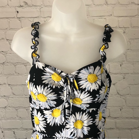 Women's AUW Black/Yellow/White Daisy Patterned Sleeveless Sundress. Size Large - Picture 3 of 16